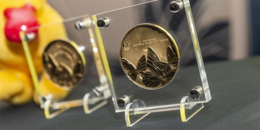 Custom minting medals and medallions
